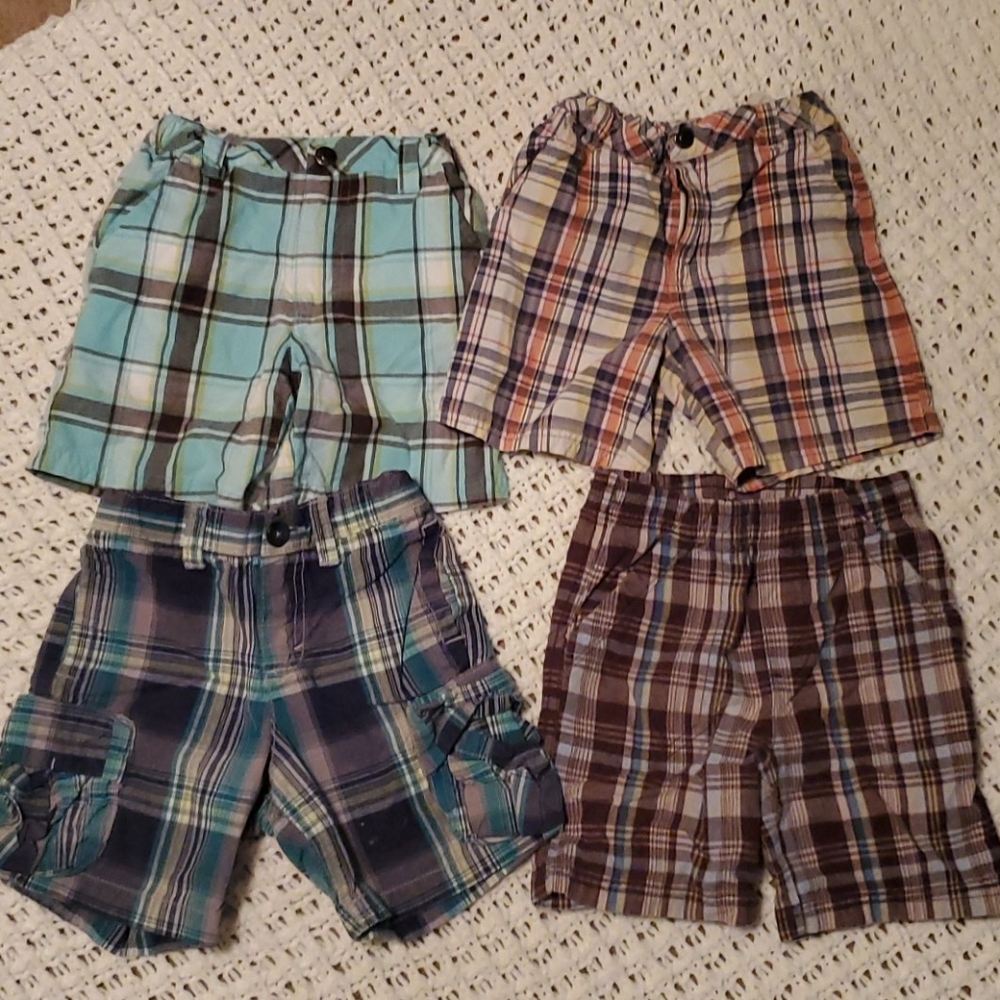 4 bundle plaid shorts 2T